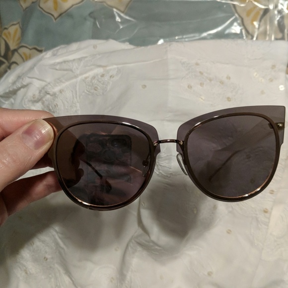 DIFF x Demi Lovato 50mm Rimless Cat Eye Sunglasses - Picture 7 of 7